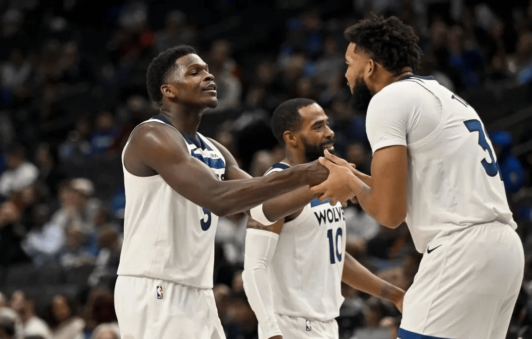 包含集结日新奥尔良鹈鹕备战欧篮联，调整名单细节曝光，媒体盛赞，心理建设被强调的词条