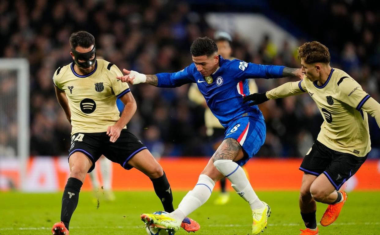 西甲赛程吃紧，尼斯清晨单刀错失，悬念犹存，更衣室氛围转暖的简单介绍