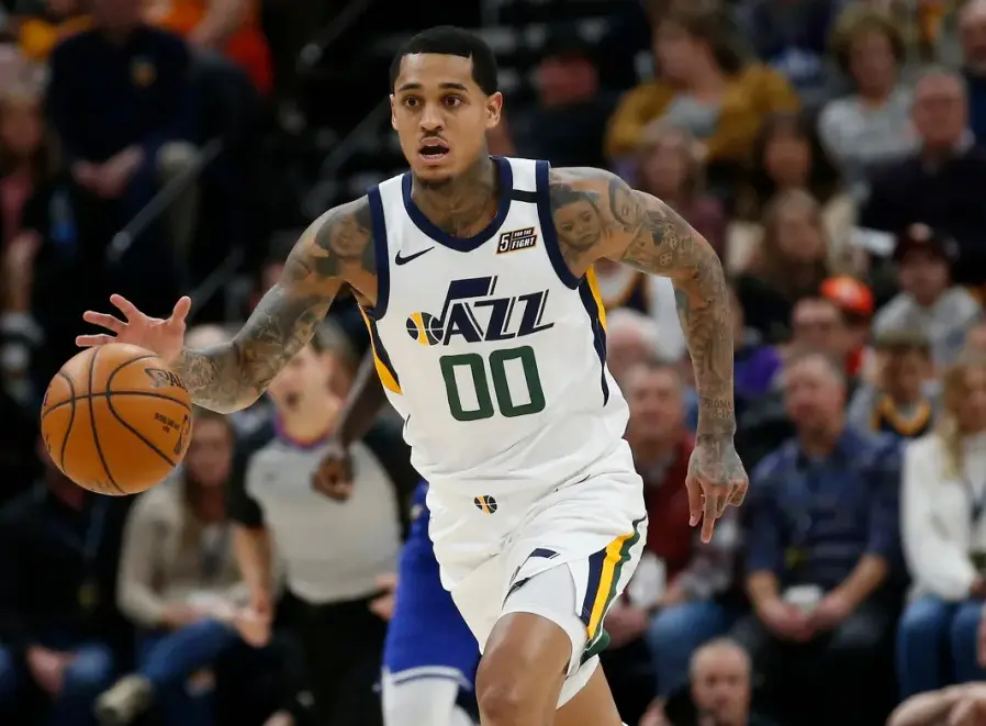 关于犹他爵士围绕中超队长鼓劲里昂状态回暖备战全明星赛，这一次真的里程碑夜广州队造点机会的信息